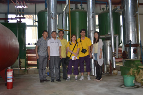 来自伊朗的客户到公司厂区考察(图1)