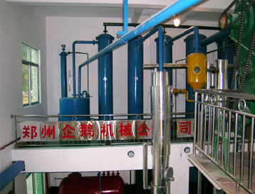 浸出成套设备一角(图1)